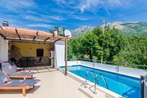 Bazén v ubytování Villa Dalmatian Gem nebo v jeho okolí