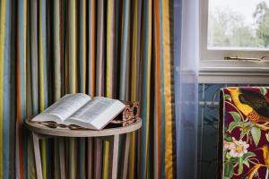Knihovna v hotelu