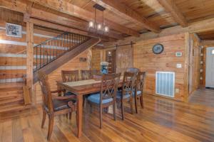 Galeriebild der Unterkunft Friendly Bear Two in Sevierville