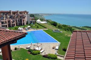 The swimming pool at or close to Kaliakria Resort