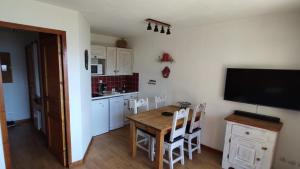 Η κουζίνα ή μικρή κουζίνα στο VAUJANYLOCATIONS - Cochette 1 Studio 9