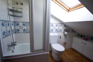 A bathroom at Hotel Rural Valle del Tuejar