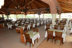 Een restaurant of ander eetgelegenheid bij Ölüdeniz Turquoise Hotel - All Inclusive