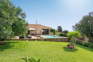 Bazén v ubytovaní Finca Serres, Playa Cala D'Or y Cala Santanyí 5 min alebo v jeho blízkosti