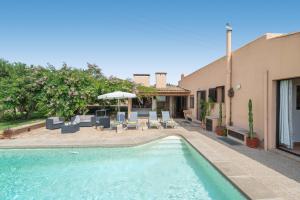 Bazén v ubytovaní Finca Serres, Playa Cala D'Or y Cala Santanyí 5 min alebo v jeho blízkosti