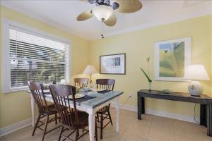 Khu vực ghế ngồi tại Island Haven home