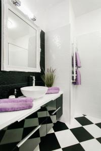 Ванна кімната в Parliment Luxury Apartment