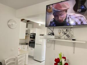 Kuchyň nebo kuchyňský kout v ubytování Les Villas Sarah