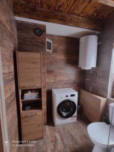 Galeriebild der Unterkunft Domki Wilcze Siedlisko - Bieszczady in Hużele