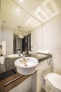 Koupelna v ubytování ibis Styles Wałbrzych