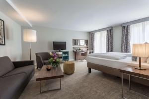 Postel nebo postele na pokoji v ubytování Radisson Blu Hotel Schwarzer Bock Wiesbaden + 37 fotografií