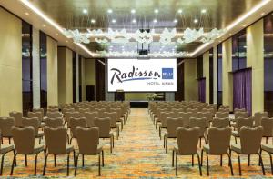 The business area and/or conference room at Radisson Blu Hotel, Ajman