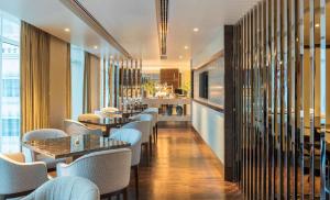 A seating area at Radisson Blu Hotel, Ajman
