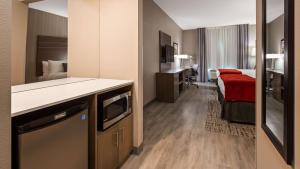 Dapur atau dapur kecil di Best Western Plus LaCrescent - LaCrosse