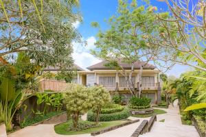 Zahrada ubytování La Berceuse Resort and Villa Nusa Dua by Taritiya Collection