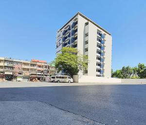 Bangunan di mana terletaknya hotel +25 gambar