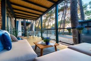 Балкон или терраса в Mobile Homes AZZURRO