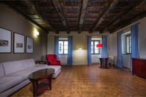 Posezení v ubytování Charles Bridge Rooms & Suites by SIVEK HOTELS