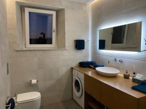 A bathroom at TUSCANY LOFT IN THE CITY Még 20 kép