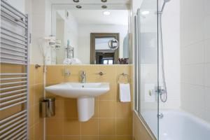 Koupelna v ubytování Charles Bridge Rooms & Suites by SIVEK HOTELS