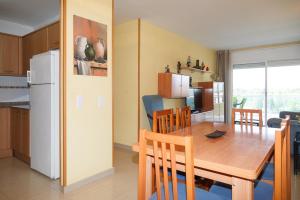Kuchyň nebo kuchyňský kout v ubytování UHC Village Park Apartments + 20 fotografií