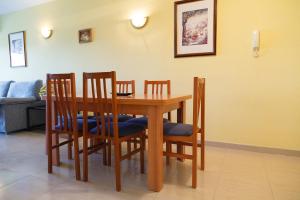 Posezení v ubytování UHC Village Park Apartments