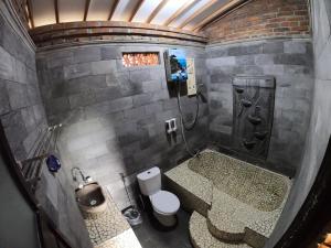 Vannituba majutusasutuses Wisma Pancoeran