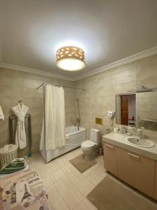 Ванна кімната в ATB Grand Hotel