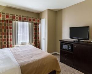 Gallery image of Quality Suites Houston NW Cy-Fair in Houston