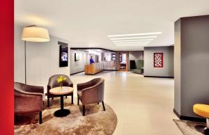 The lobby or reception area at Park Inn by Radisson,South Delhi