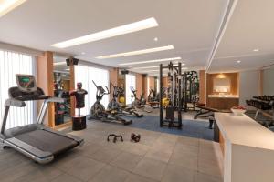 Фитнес-центр и/или тренажеры в Country Inn & Suites by Radisson Chandigarh Zirakpur