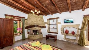 Μια τηλεόραση ή/και κέντρο ψυχαγωγίας στο Villa Veryiana