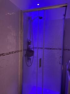 Kylpyhuone majoituspaikassa HOLIDAY HOME ROMA LacasadiValentina