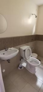 Ванная комната в HUGE STUDIO @ Arezzo place Davao condominium
