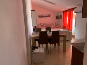 Kuchyňa alebo kuchynka v ubytovaní Relax Sea View Attic