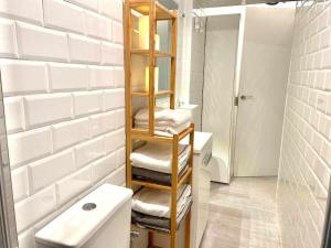 Vonios kambarys apgyvendinimo įstaigoje MonKeys Apartments Los Viajantes
