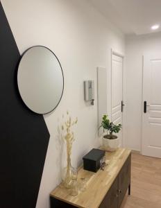 Fotografie z fotogalerie ubytování Super T2 Rénové Aperçu Mer Toutes Commodités v destinaci Antibes