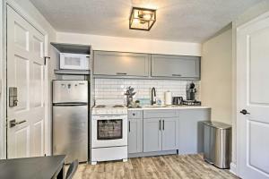 Gallery image of Madeira Beach Studio with Easy Access to Shore! in St. Pete Beach