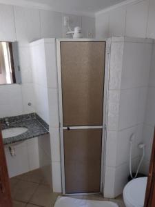 A bathroom at Pousada Aldeia Mar