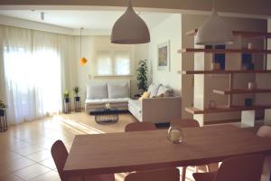 Posedenie v ubytovaní Gallery Suites Parga