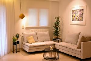 Posedenie v ubytovaní Gallery Suites Parga