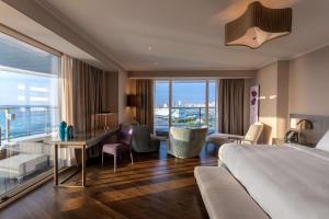 Imagen de la galería de Radisson Blu Hotel Istanbul Ottomare, en Estambul