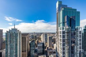 シドニーにあるMeriton Suites World Tower, Sydneyの高層ビルが立ち並ぶ都市の航空写真 +37枚の写真