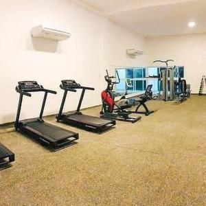 Das Fitnesscenter und/oder die Fitnesseinrichtungen in der Unterkunft Muro Alto Condomínio Club