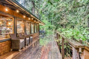 Κήπος έξω από το Sandy River Retreat