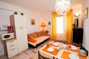 Η κουζίνα ή μικρή κουζίνα στο Apartments Marija