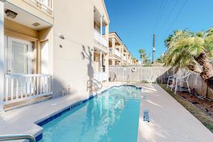 Gallery image of Saturn Serenity & Condo in South Padre Island