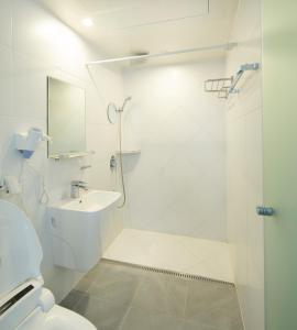 
A bathroom at Localstitch Euljiro
