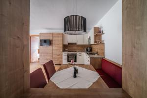 Kuchnia lub aneks kuchenny w obiekcie Gästehaus Fohringer