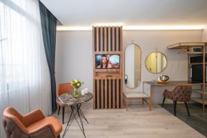 Ein Sitzbereich in der Unterkunft Seyithan Palace Spa Hotel